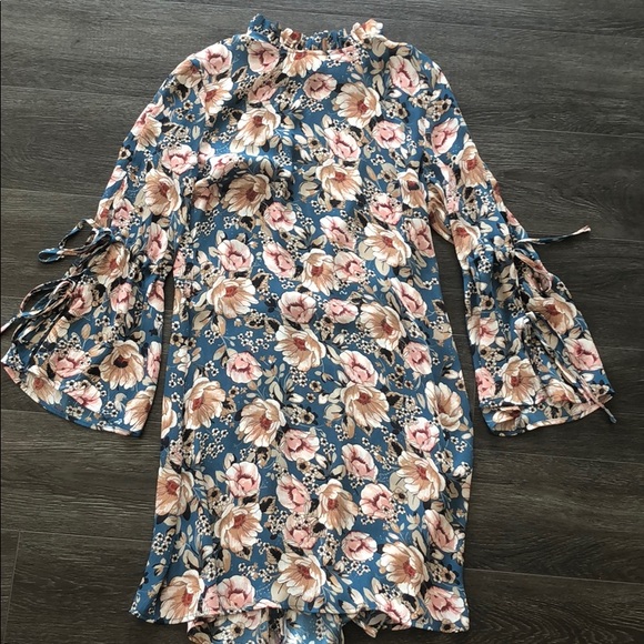 Topshop Dresses & Skirts - Floral Blue Topshop Dress